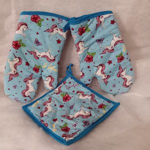 Beautiful Unicorn Oven Mitts In Blue And Pink